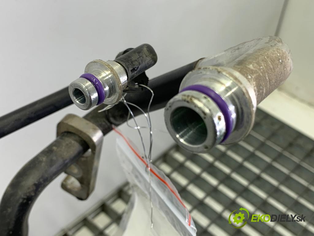 AUDI Q8 SUV 2018 210 kW 50 TDI Mild Hybrid quattro 2967 rúrka klimatizace 4M8816886 (Trubka klimatizace)