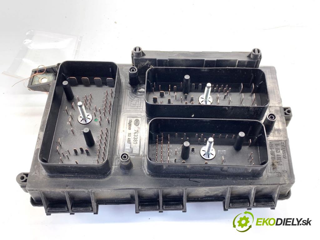 OPEL ZAFIRA B nadwozie wielkoprzestrzenne (MPV) 2006 103 kW 1.8 LPG (M75) 1796 Skrinka poistková 743381 (Poistková skrinka)