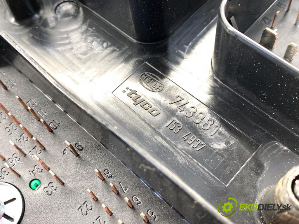 OPEL ZAFIRA B nadwozie wielkoprzestrzenne (MPV) 2006 103 kW 1.8 LPG (M75) 1796 Skrinka poistková 743381 (Poistková skrinka)