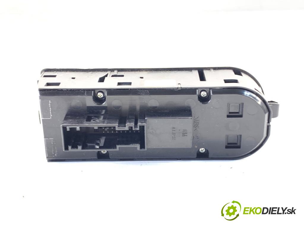 OPEL ZAFIRA B nadwozie wielkoprzestrzenne (MPV) 2006 103 kW 1.8 LPG (M75) 1796 Prepínač okien 13228699 (Prepínacie páčky pod volantom)