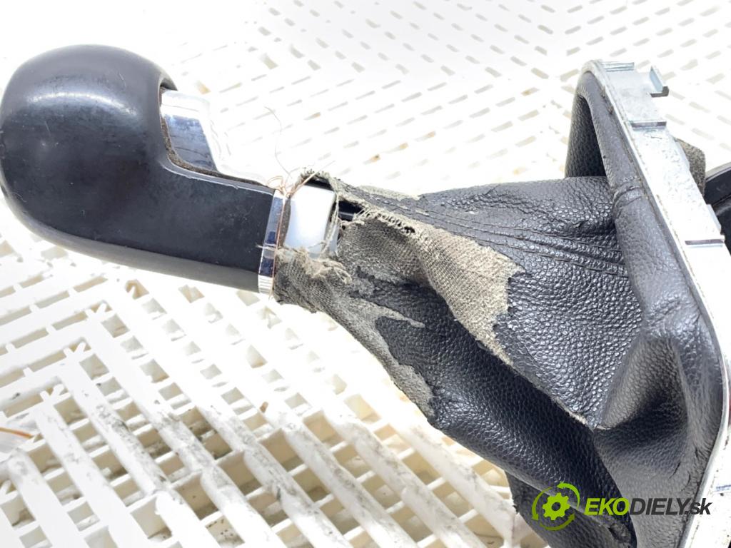 OPEL ZAFIRA B nadwozie wielkoprzestrzenne (MPV) 2006 103 kW 1.8 LPG (M75) 1796 Kulisa 55354140 (Rýchlostná páka (kulisa))