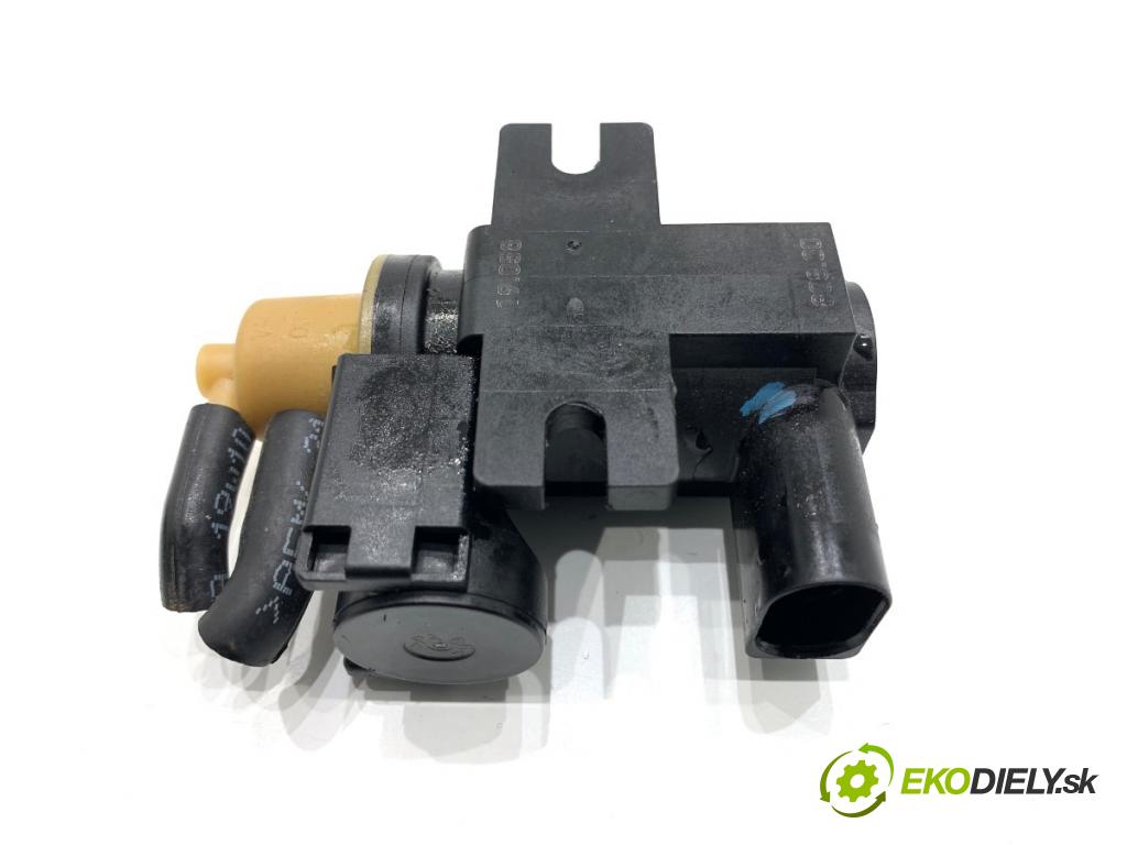 VOLVO S90 II sedan 2019 223 kW T8 Hybrid AWD 1969 Ventil tlaku 31480559 (Ventil)