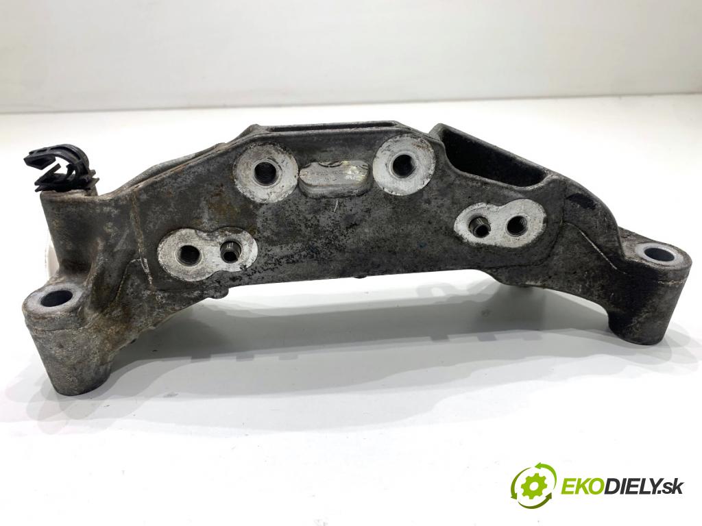 OPEL CORSA F liftback 2023 74 kW 1.2 (68) 1199 Držiak Motor 9813582980