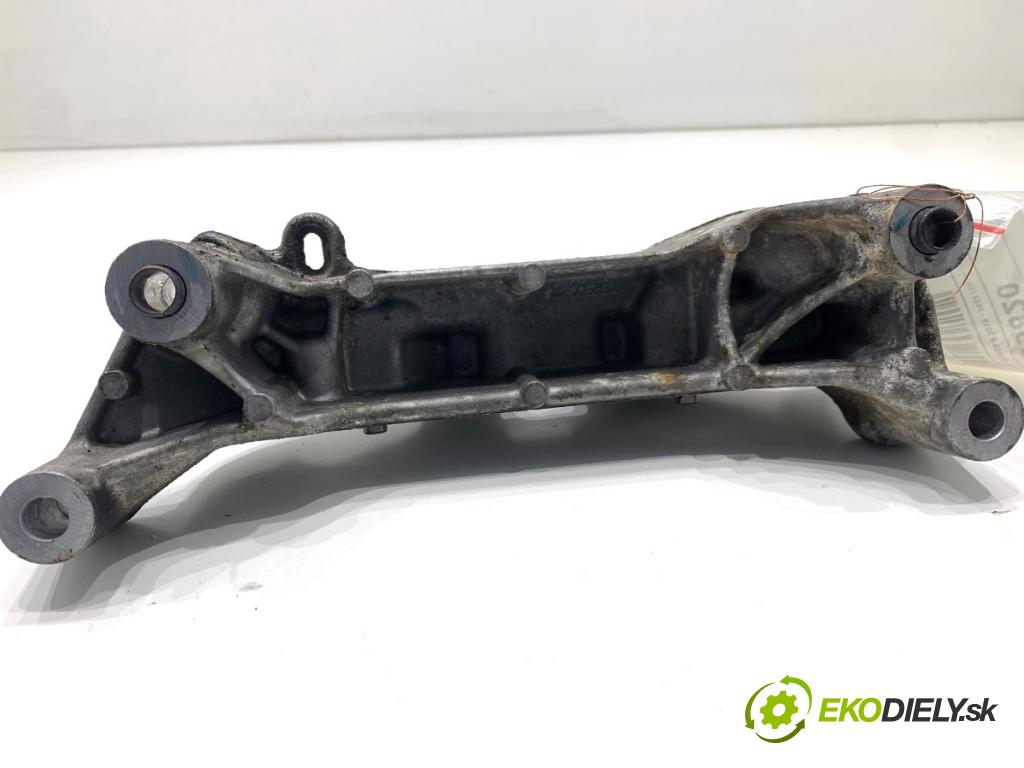 OPEL CORSA F liftback 2023 74 kW 1.2 (68) 1199 Držiak Motor 9813582980