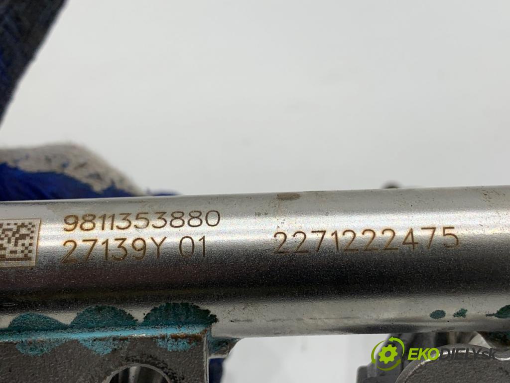 OPEL CORSA F liftback 2023 74 kW 1.2 (68) 1199 Lišta vstrekovacia INJEKCIA: 9811353880