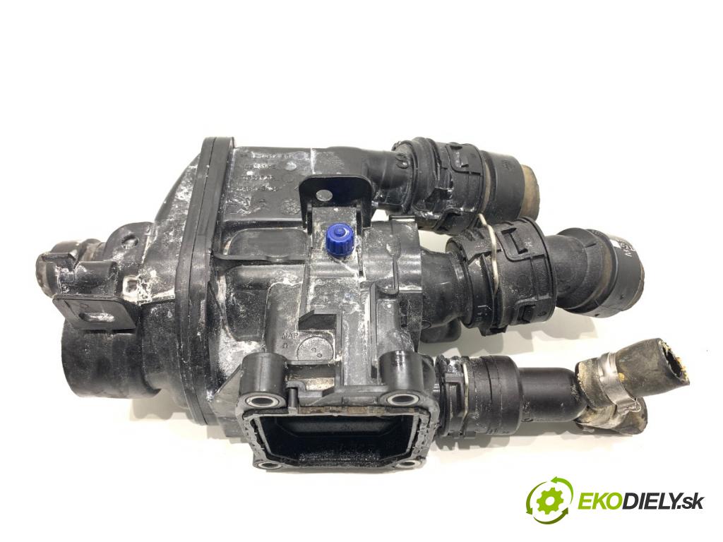 OPEL CORSA F liftback 2023 74 kW 1.2 (68) 1199 obal termostatu 9812131480 (Pouzdro termostatu)