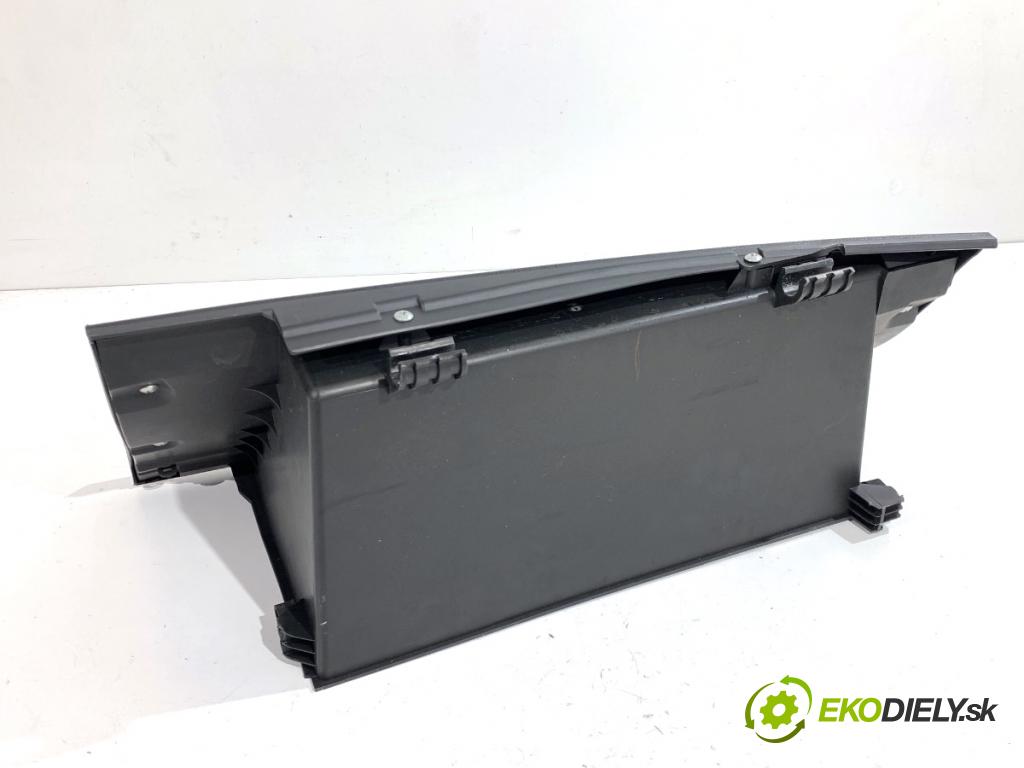 SUZUKI SWIFT III liftback 2007 68 kW 1.3 (RS 413) 1328 Priehradka, kastlík spolujazdca  (Priehradka (kastlík))