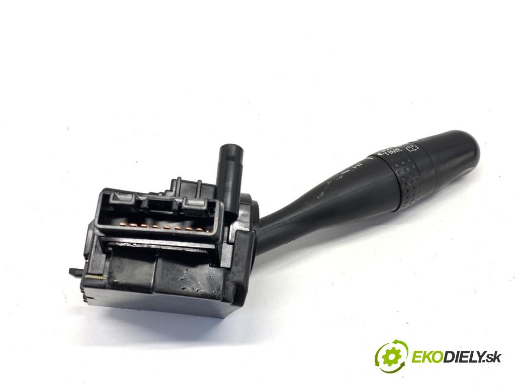 SUZUKI SWIFT III liftback 2007 68 kW 1.3 (RS 413) 1328 Prepínač stieračov  (Prepínacie páčky pod volantom)