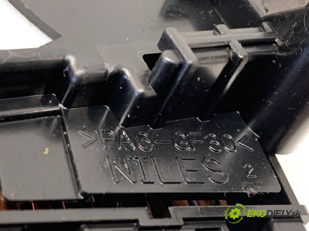 SUZUKI SWIFT III liftback 2007 68 kW 1.3 (RS 413) 1328 Prepínač stieračov  (Prepínacie páčky pod volantom)