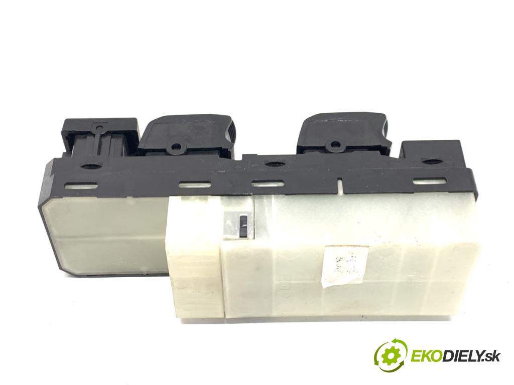 SUZUKI SWIFT III liftback 2007 68 kW 1.3 (RS 413) 1328 Prepínač okien  (Prepínacie páčky pod volantom)