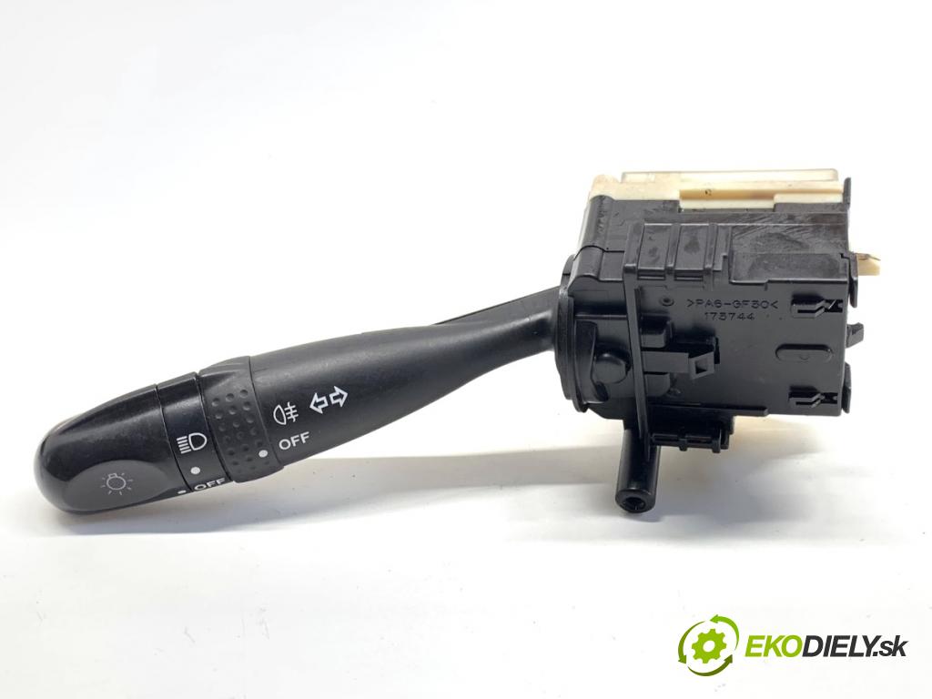 SUZUKI SWIFT III liftback 2007 68 kW 1.3 (RS 413) 1328 Prepínač smeroviek 173744 (Prepínacie páčky pod volantom)