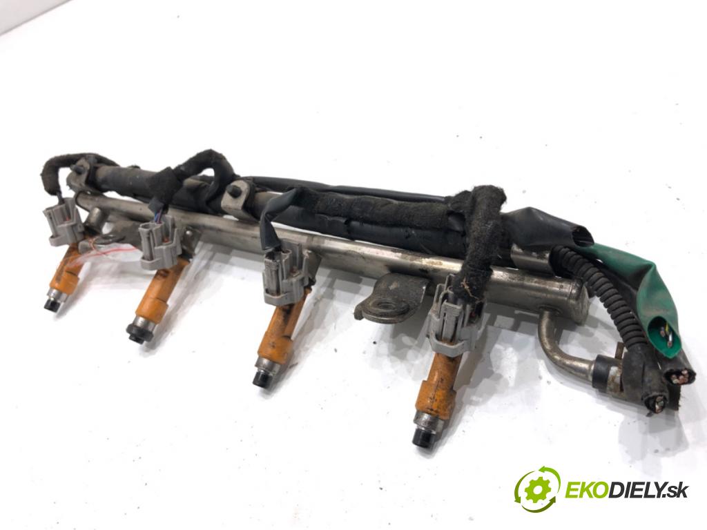 SUZUKI SWIFT III liftback 2007 68 kW 1.3 (RS 413) 1328 Lišta vstrekovacia 297500-0120 (Vstrekovacia lišta)