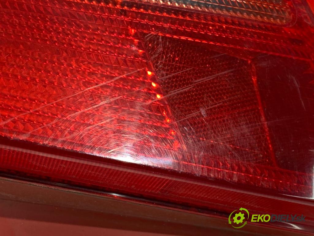 SUZUKI SWIFT III liftback 2007 68 kW 1.3 (RS 413) 1328 Svetlo pravy zad