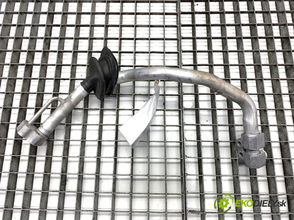 AUDI A7 4G liftback 2015 412 kW RS7 quattro 3993 rúrka klimatizace 4G1260712F (Trubka klimatizace)