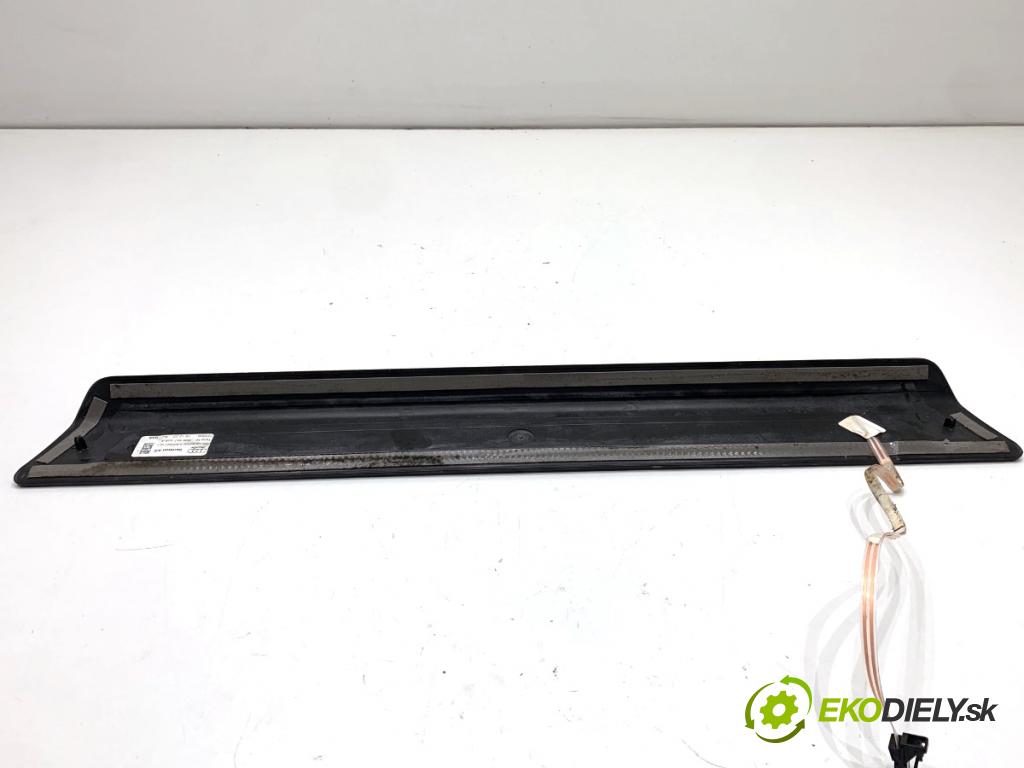 AUDI Q8 SUV 2018 210 kW 50 TDI Mild Hybrid quattro 2967 lišta prahová pravý 4M8947405A