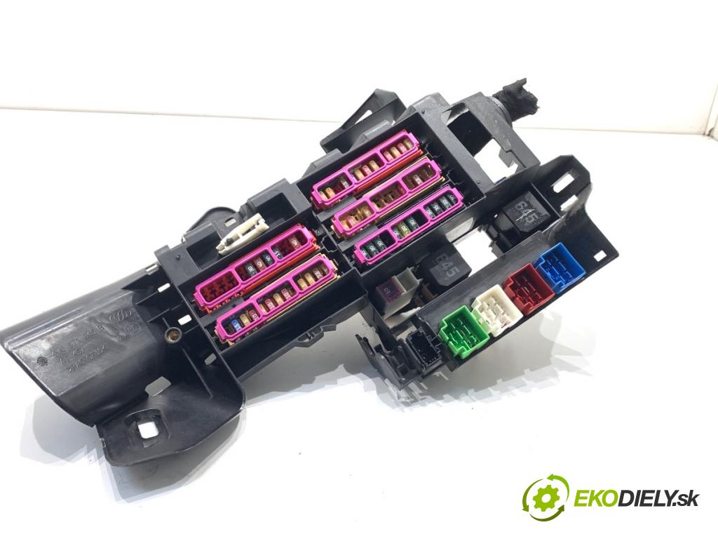 AUDI Q8 SUV 2018 210 kW 50 TDI Mild Hybrid quattro 2967 Skrinka poistková 4M0971845BR (Poistková skrinka)