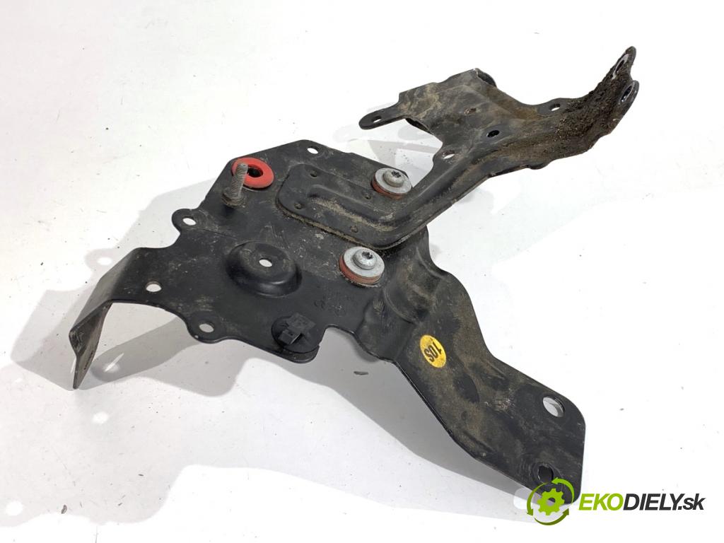 AUDI Q8 SUV 2018 210 kW 50 TDI Mild Hybrid quattro 2967 uchycení Webasto 4M0265335G