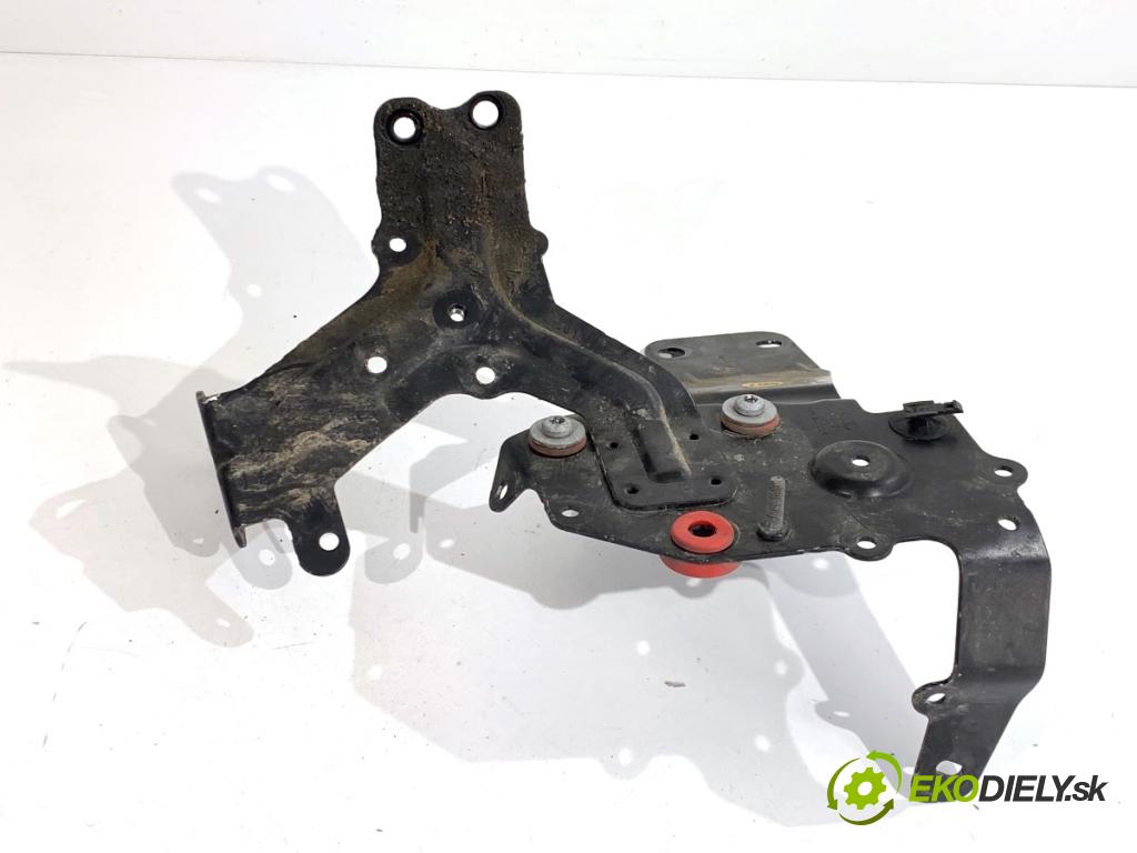 AUDI Q8 SUV 2018 210 kW 50 TDI Mild Hybrid quattro 2967 uchycení Webasto 4M0265335G