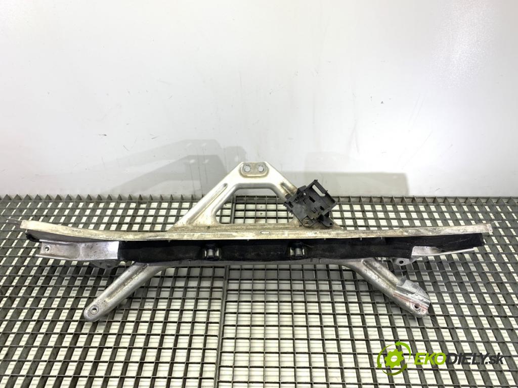 AUDI Q8 SUV 2018 210 kW 50 TDI Mild Hybrid quattro 2967 STRUT: (ventilov): 4M0806391D (Přední výztuha)