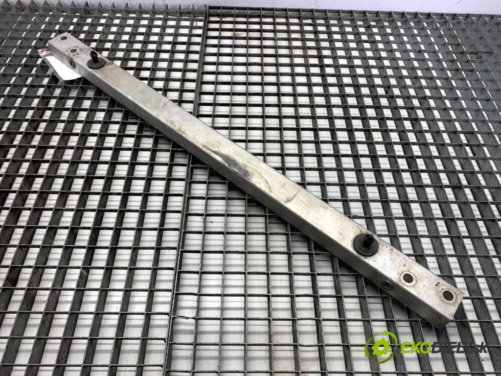 AUDI Q8 SUV 2018 210 kW 50 TDI Mild Hybrid quattro 2967 Výstuha držiak PASA predneho 4M0802507