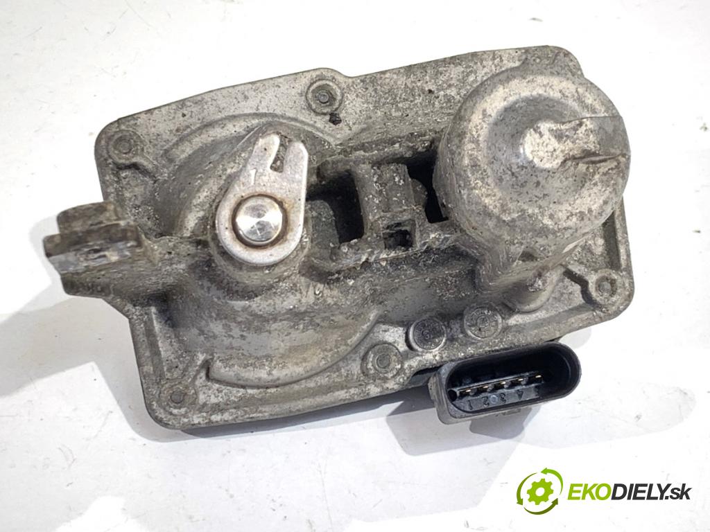 AUDI Q8 SUV 2018 210 kW 50 TDI Mild Hybrid quattro 2967 škrtíci klapka VYČERPAT: 3Q0253691K