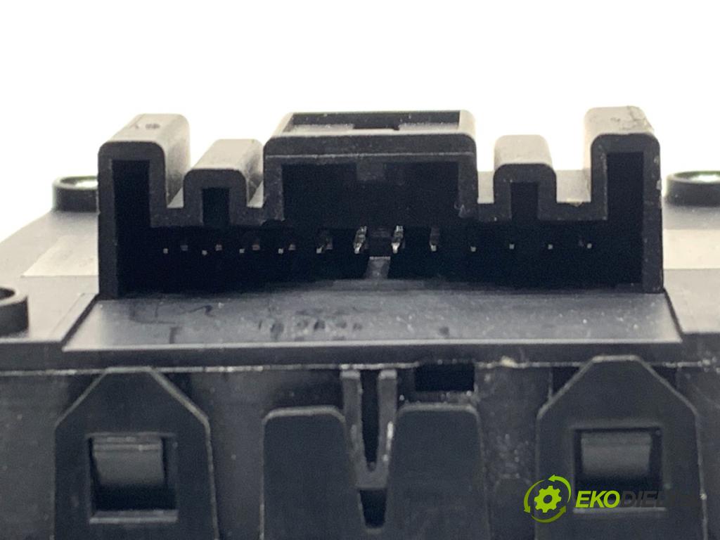 AUDI Q8 SUV 2018 210 kW 50 TDI Mild Hybrid quattro 2967 Panel ovládaní 4M0959511C