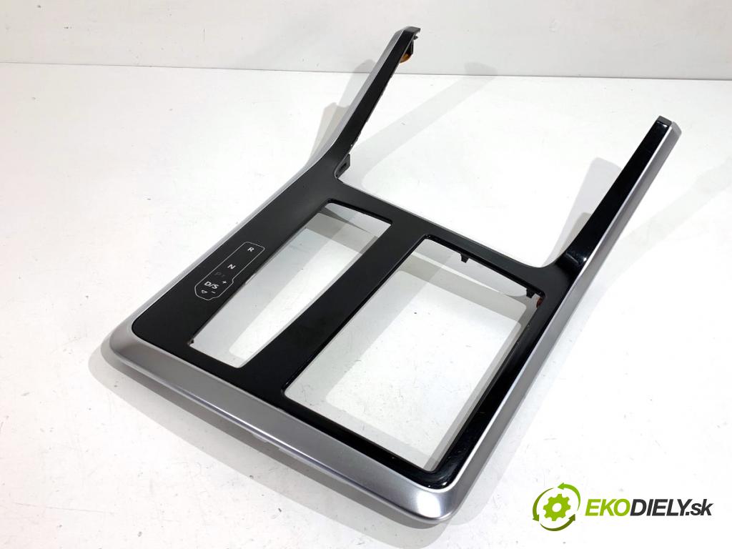 AUDI Q8 SUV 2018 210 kW 50 TDI Mild Hybrid quattro 2967 Lišta kryt TUNEL: 4M8863324D