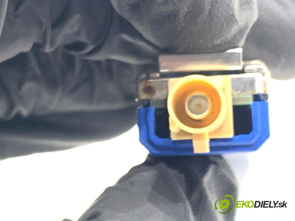 AUDI Q8 SUV 2018 210 kW 50 TDI Mild Hybrid quattro 2967 zesilovač Antenní: 4M8035225B (Zesilovač)