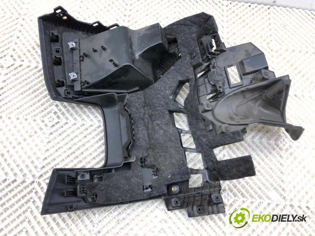 AUDI Q8 SUV 2018 210 kW 50 TDI Mild Hybrid quattro 2967 Priehradka, kastlík volantu 4M8863075D