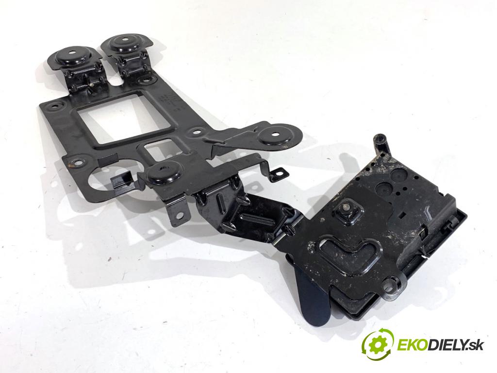 AUDI Q8 SUV 2018 210 kW 50 TDI Mild Hybrid quattro 2967 uchycení držák 4M6907349