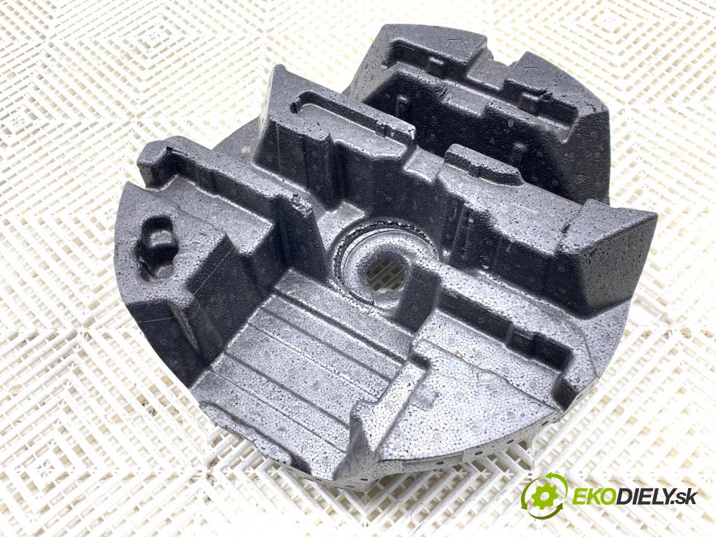 AUDI Q8 SUV 2018 210 kW 50 TDI Mild Hybrid quattro 2967 vložka kufra polystyrenové 4M8012109B