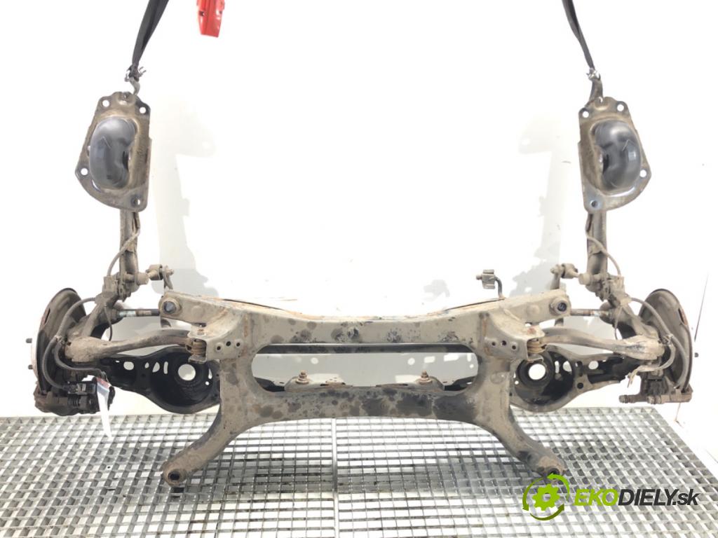 TOYOTA COROLLA E21 sedan 2019 72 kW 1.8 VVTi Hybrid (ZWE211, MZEA12) 1798 Výstuha zad 