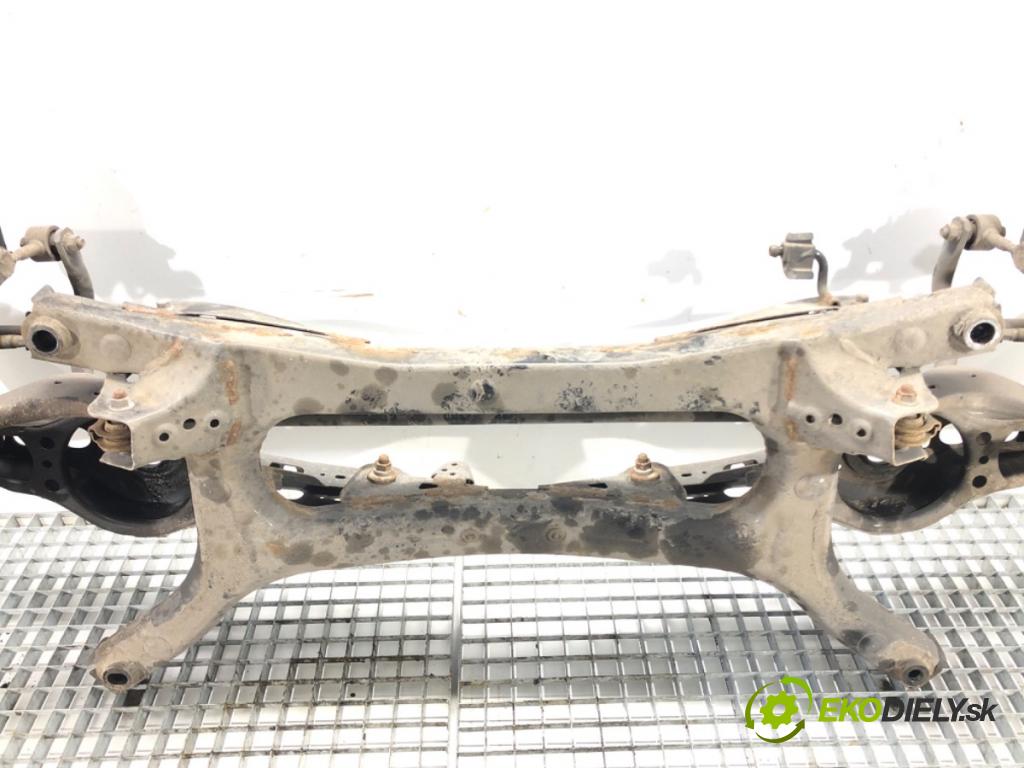 TOYOTA COROLLA E21 sedan 2019 72 kW 1.8 VVTi Hybrid (ZWE211, MZEA12) 1798 Výstuha zad