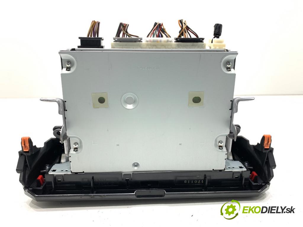 TOYOTA COROLLA E21 sedan 2019 72 kW 1.8 VVTi Hybrid (ZWE211, MZEA12) 1798 RADIO 86140-02820 (Audio zařízení)