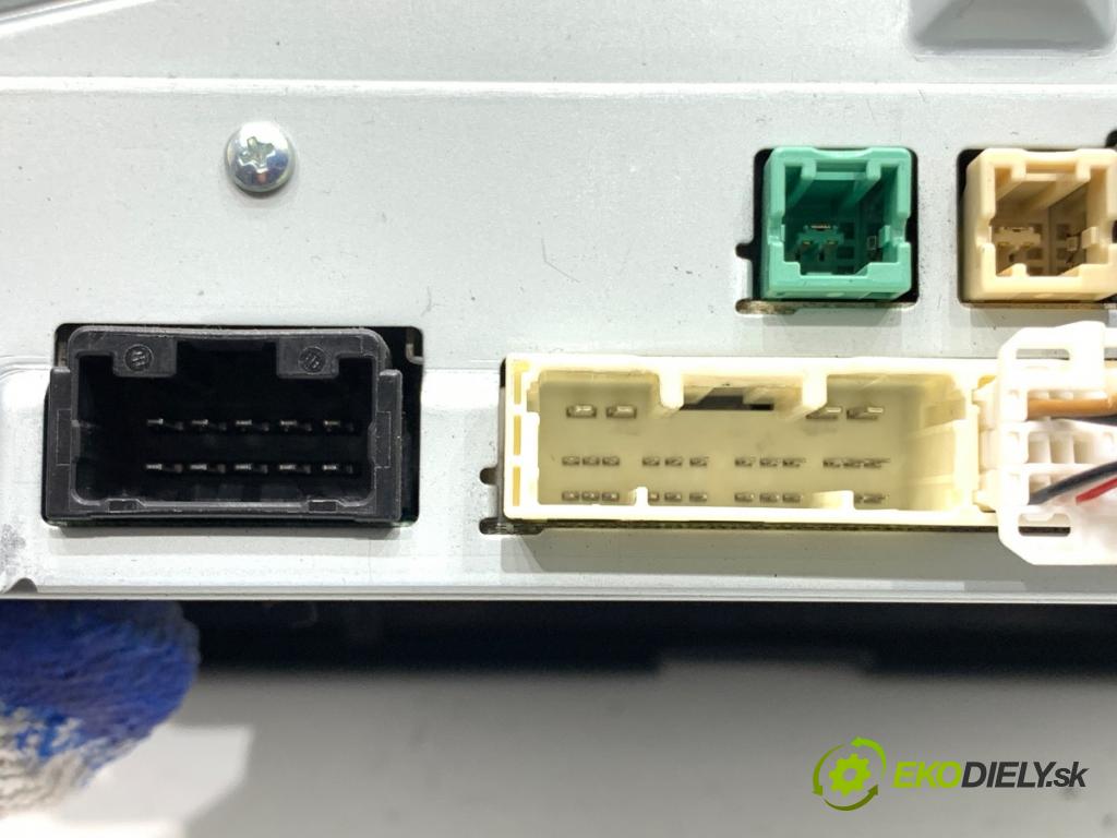 TOYOTA COROLLA E21 sedan 2019 72 kW 1.8 VVTi Hybrid (ZWE211, MZEA12) 1798 RADIO 86140-02820 (Audio zařízení)