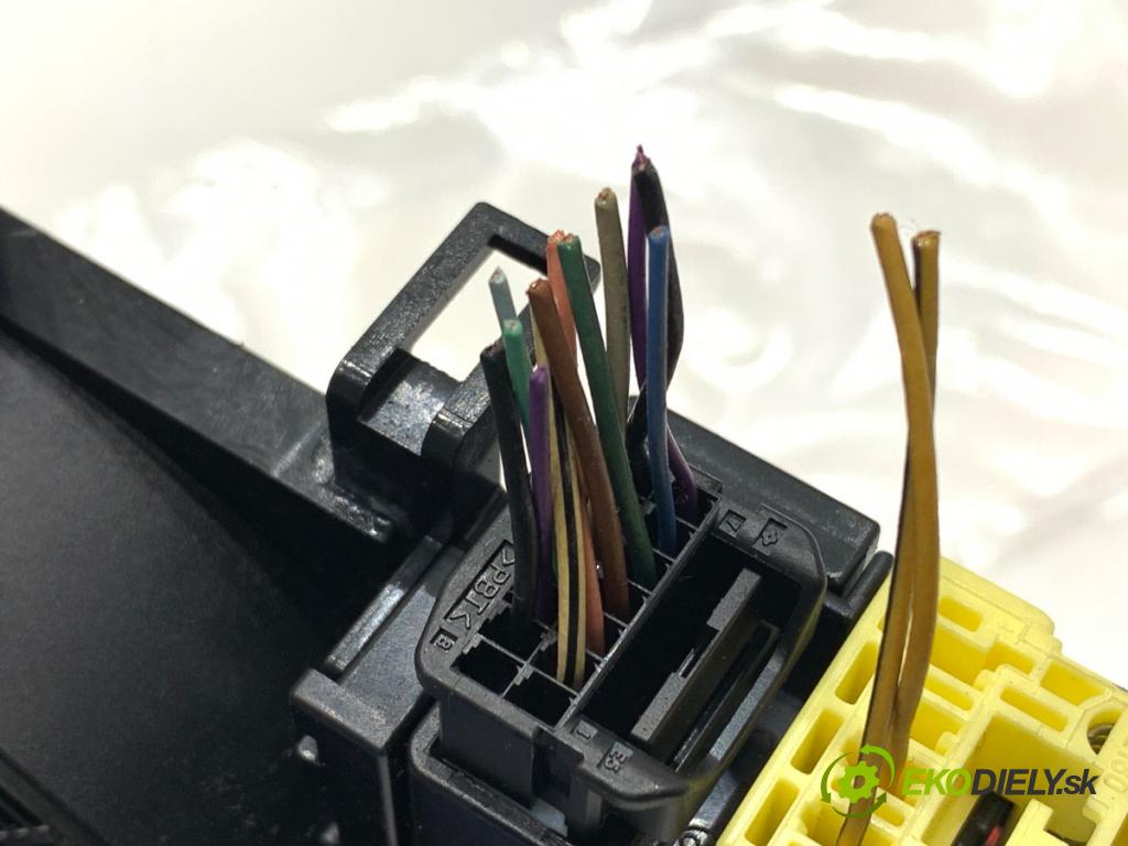 TOYOTA COROLLA E21 sedan 2019 72 kW 1.8 VVTi Hybrid (ZWE211, MZEA12) 1798 kroužek slimák airbag 02380-75L481 (Airbag)