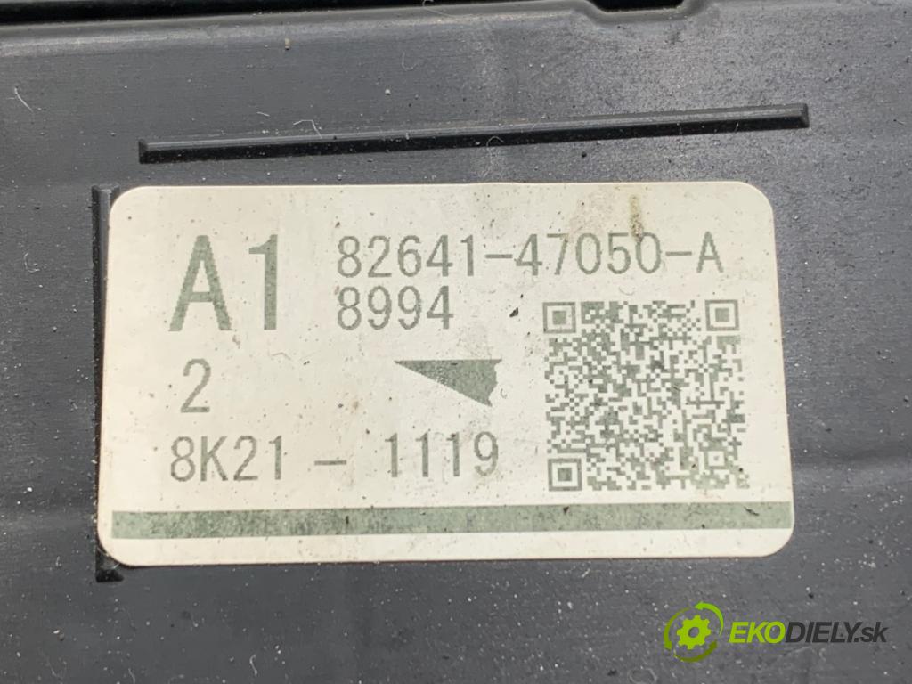 TOYOTA COROLLA E21 sedan 2019 72 kW 1.8 VVTi Hybrid (ZWE211, MZEA12) 1798 Skrinka poistková 82641-47050A (Poistková skrinka)