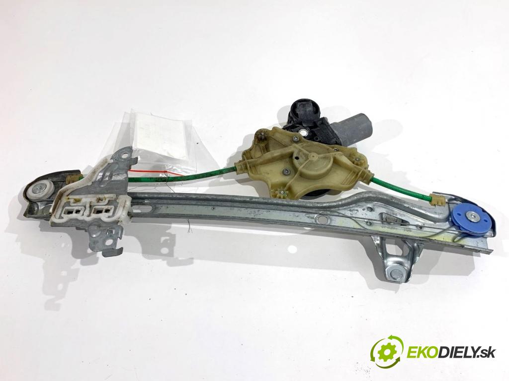 TOYOTA COROLLA E21 sedan 2019 72 kW 1.8 VVTi Hybrid (ZWE211, MZEA12) 1798 mechanismus okna levý zadní část 69840-02740