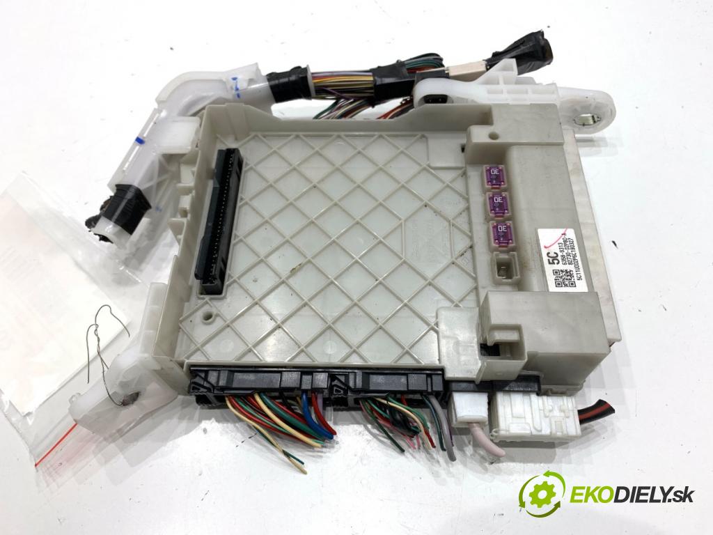 TOYOTA COROLLA E21 sedan 2019 72 kW 1.8 VVTi Hybrid (ZWE211, MZEA12) 1798 Modul BSI 6358-9313 (Poistková skrinka)