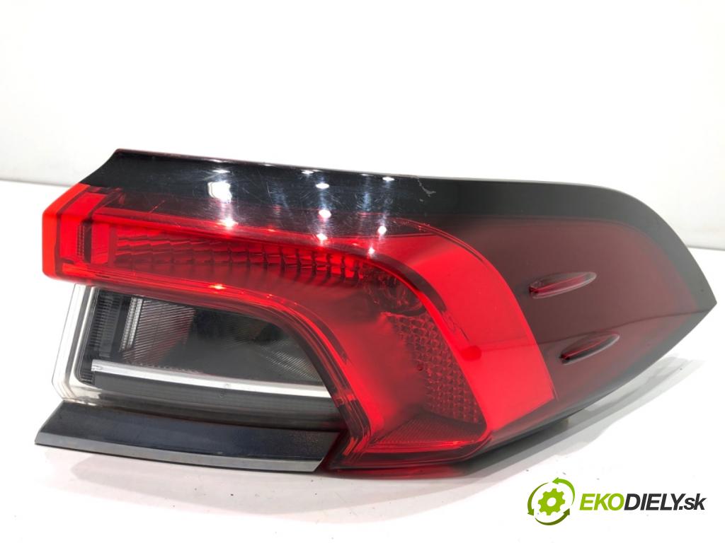 TOYOTA COROLLA E21 sedan 2019 72 kW 1.8 VVTi Hybrid (ZWE211, MZEA12) 1798 světlo pravý zadní část 81550-02D10