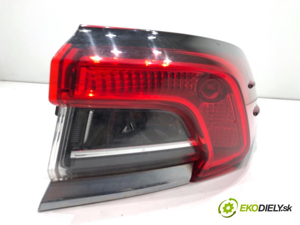 TOYOTA COROLLA E21 sedan 2019 72 kW 1.8 VVTi Hybrid (ZWE211, MZEA12) 1798 světlo pravý zadní část 81550-02D10