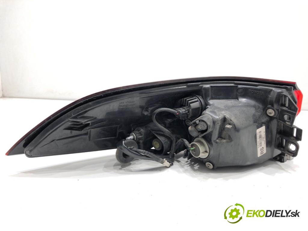 TOYOTA COROLLA E21 sedan 2019 72 kW 1.8 VVTi Hybrid (ZWE211, MZEA12) 1798 světlo pravý zadní část 81550-02D10