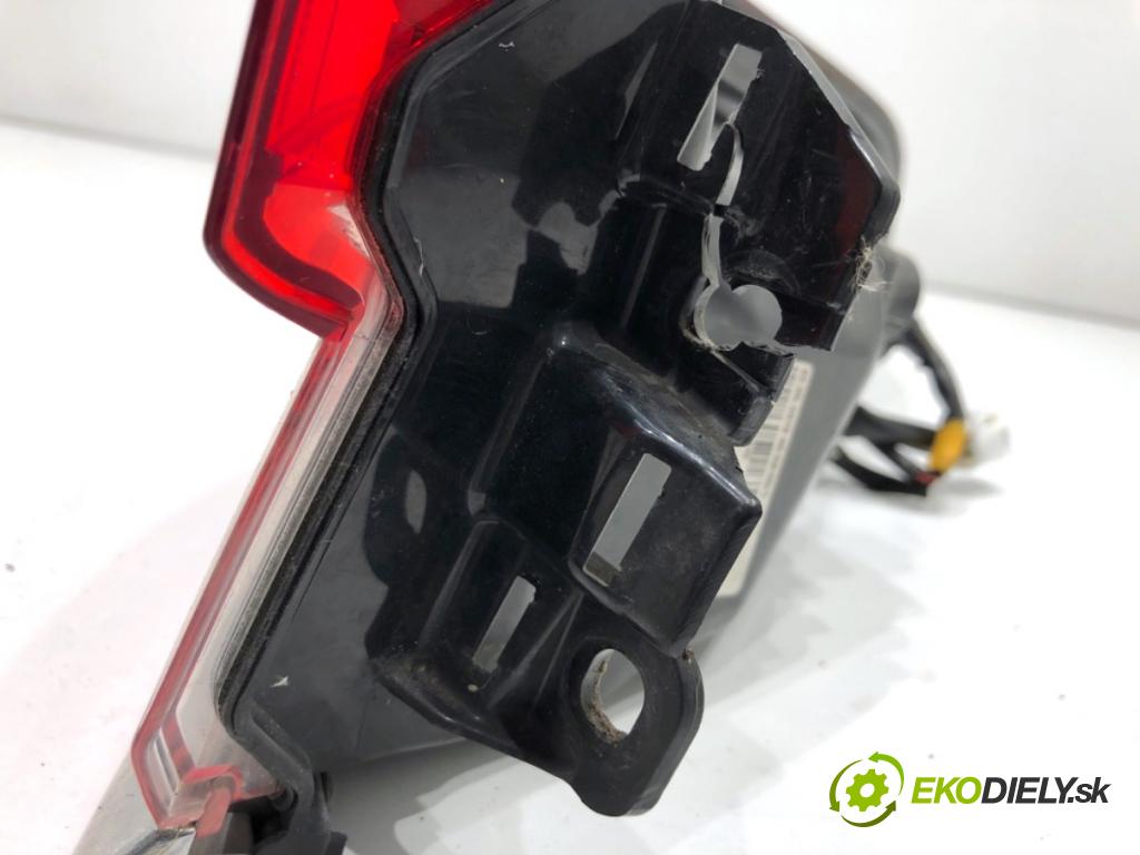 TOYOTA COROLLA E21 sedan 2019 72 kW 1.8 VVTi Hybrid (ZWE211, MZEA12) 1798 světlo levý zadní část 81560-02D10-00