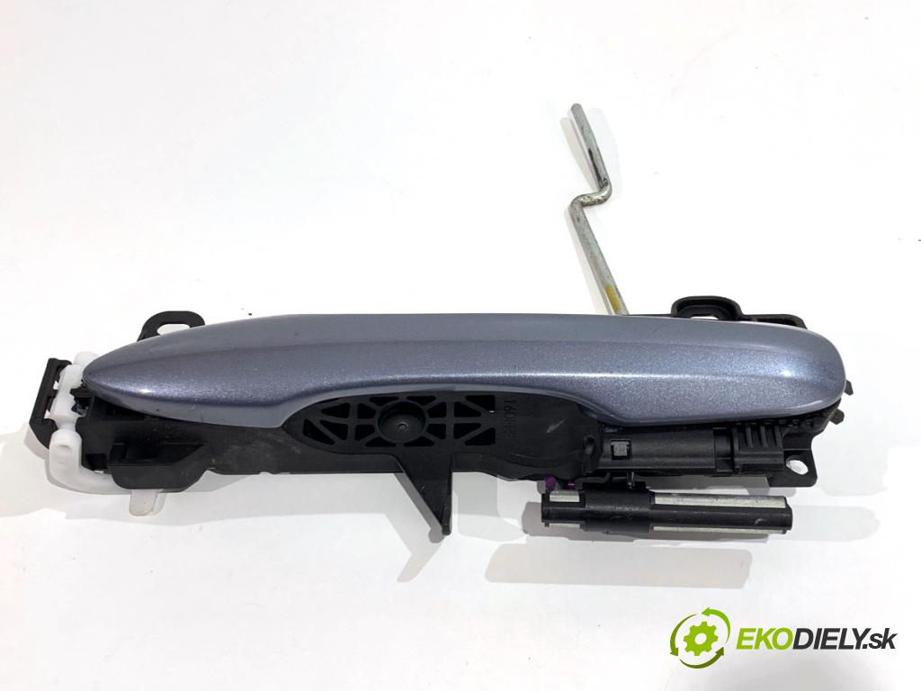 TOYOTA COROLLA E21 sedan 2019 72 kW 1.8 VVTi Hybrid (ZWE211, MZEA12) 1798 klika vnejší pravý přední část 