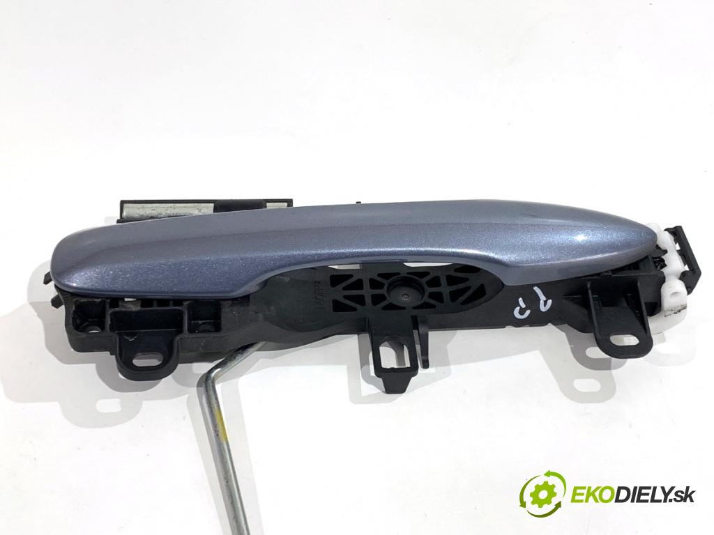 TOYOTA COROLLA E21 sedan 2019 72 kW 1.8 VVTi Hybrid (ZWE211, MZEA12) 1798 klika vnejší pravý přední část