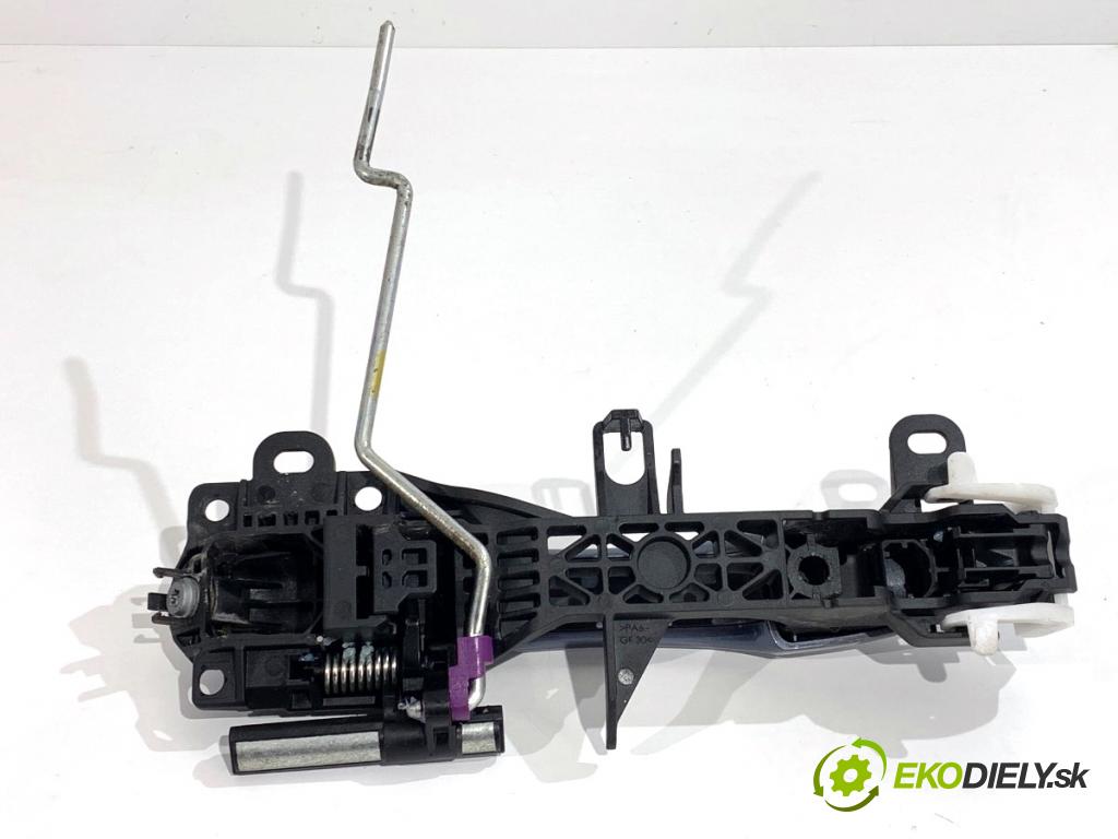 TOYOTA COROLLA E21 sedan 2019 72 kW 1.8 VVTi Hybrid (ZWE211, MZEA12) 1798 klika vnejší pravý přední část