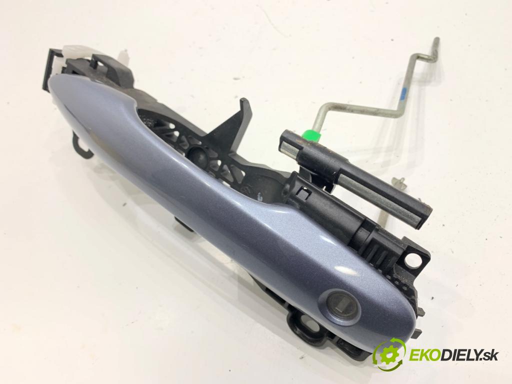 TOYOTA COROLLA E21 sedan 2019 72 kW 1.8 VVTi Hybrid (ZWE211, MZEA12) 1798 klika vnejší levý přední část