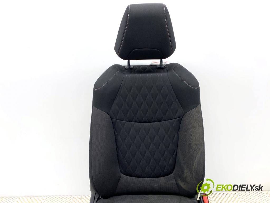 TOYOTA COROLLA E21 sedan 2019 72 kW 1.8 VVTi Hybrid (ZWE211, MZEA12) 1798 sedadlo pravý přední část