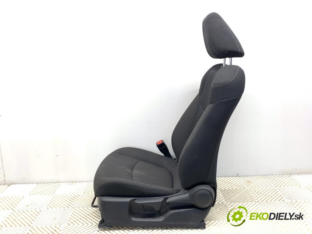 TOYOTA COROLLA E21 sedan 2019 72 kW 1.8 VVTi Hybrid (ZWE211, MZEA12) 1798 sedadlo levý přední část