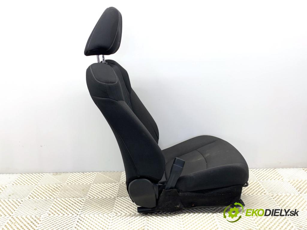 TOYOTA COROLLA E21 sedan 2019 72 kW 1.8 VVTi Hybrid (ZWE211, MZEA12) 1798 sedadlo levý přední část